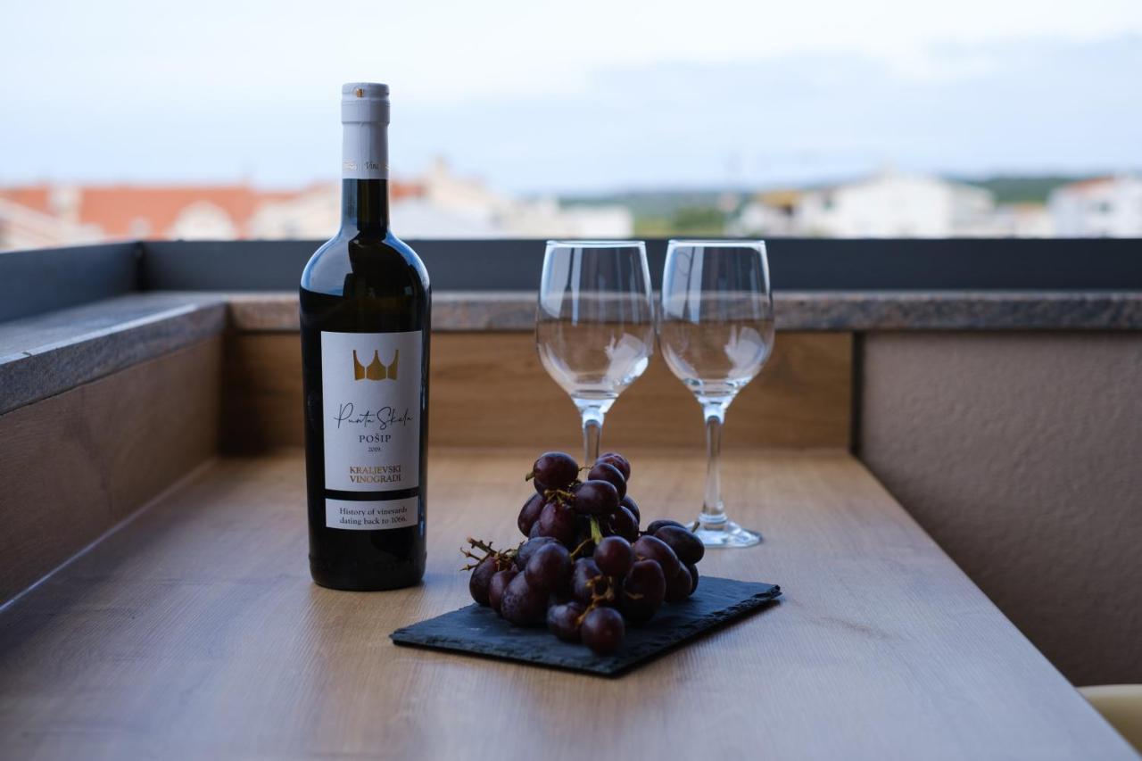 Apartments Luana With Private Jacuzzi Zadar Ngoại thất bức ảnh
