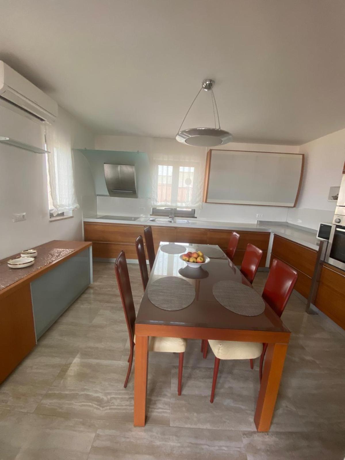 Apartments Luana With Private Jacuzzi Zadar Ngoại thất bức ảnh