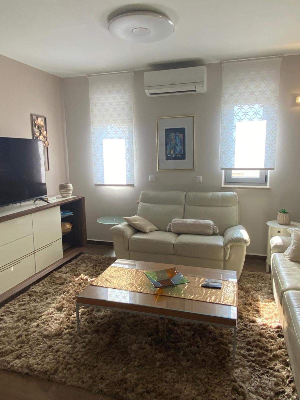Apartments Luana With Private Jacuzzi Zadar Ngoại thất bức ảnh