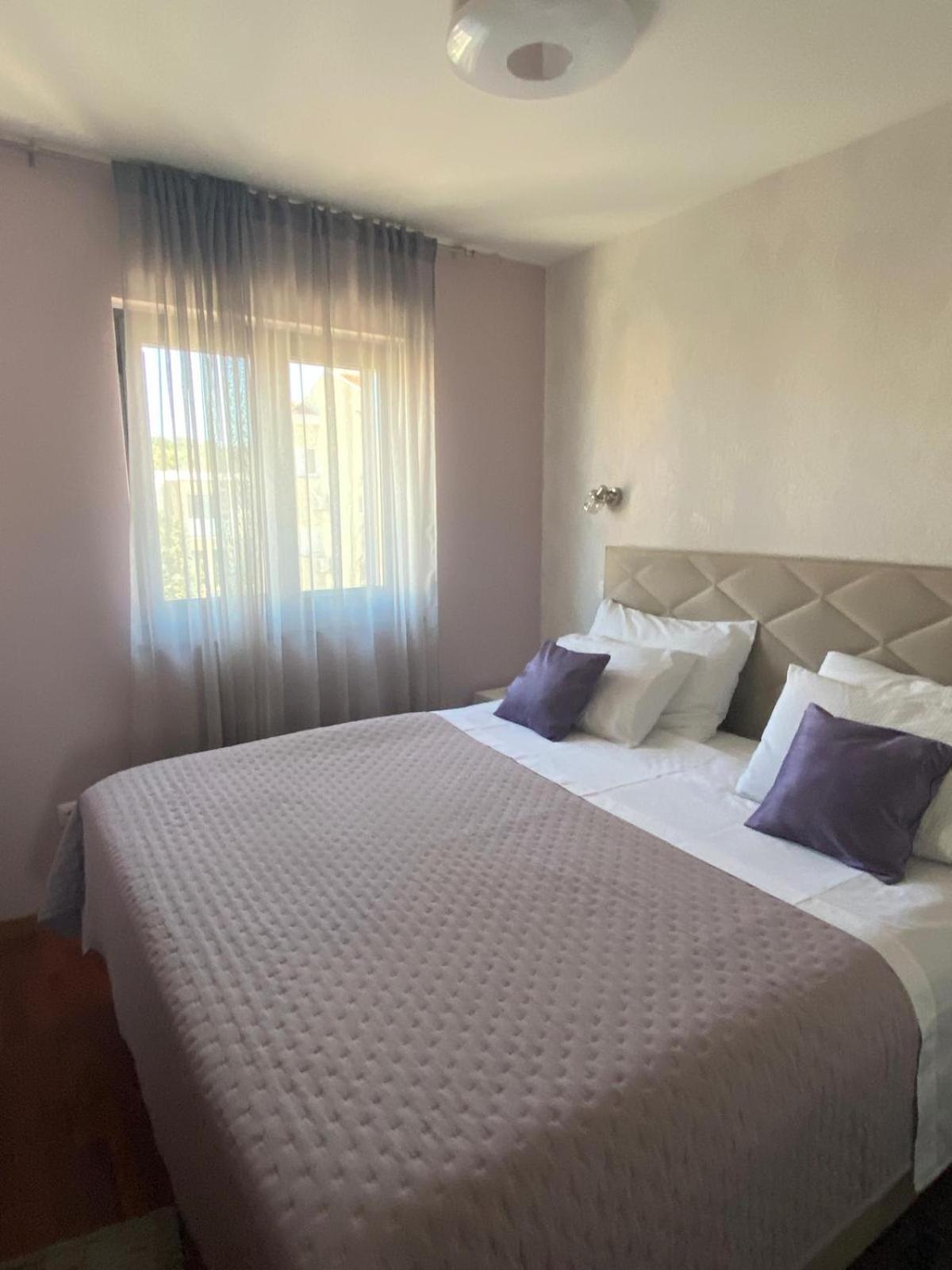 Apartments Luana With Private Jacuzzi Zadar Ngoại thất bức ảnh