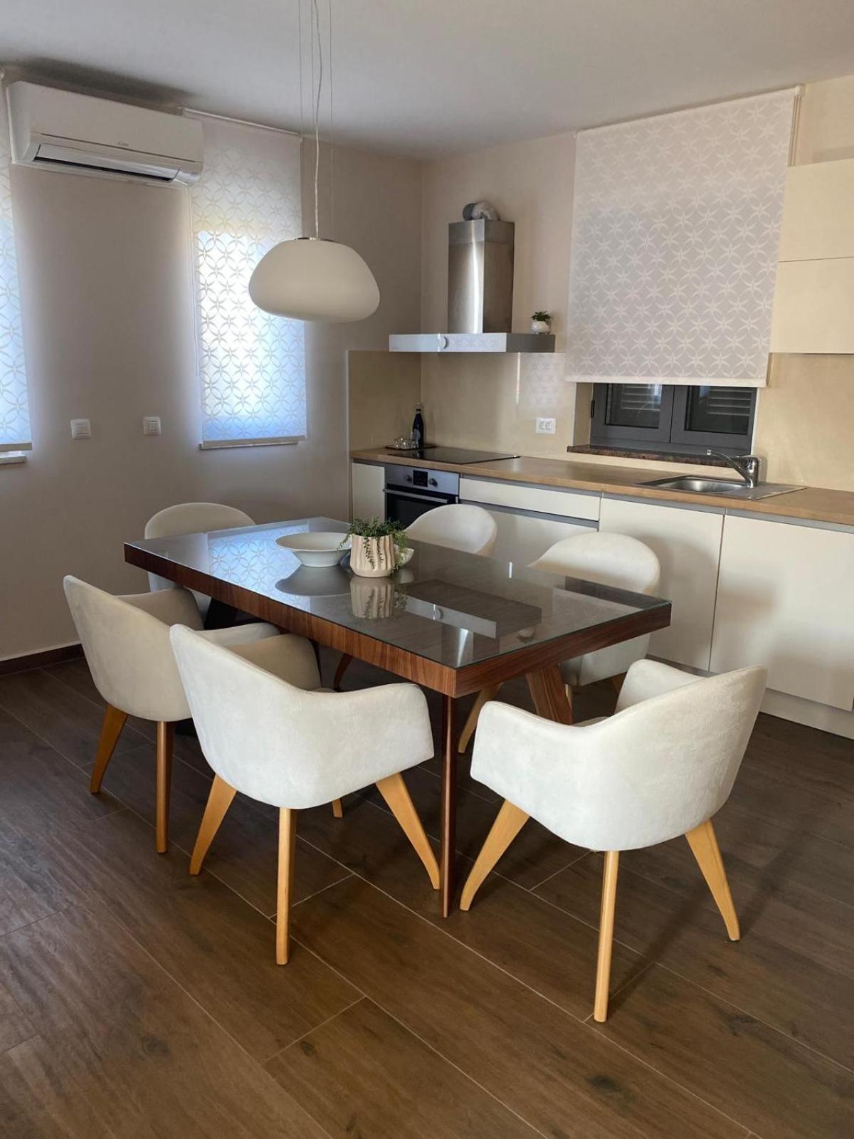 Apartments Luana With Private Jacuzzi Zadar Ngoại thất bức ảnh