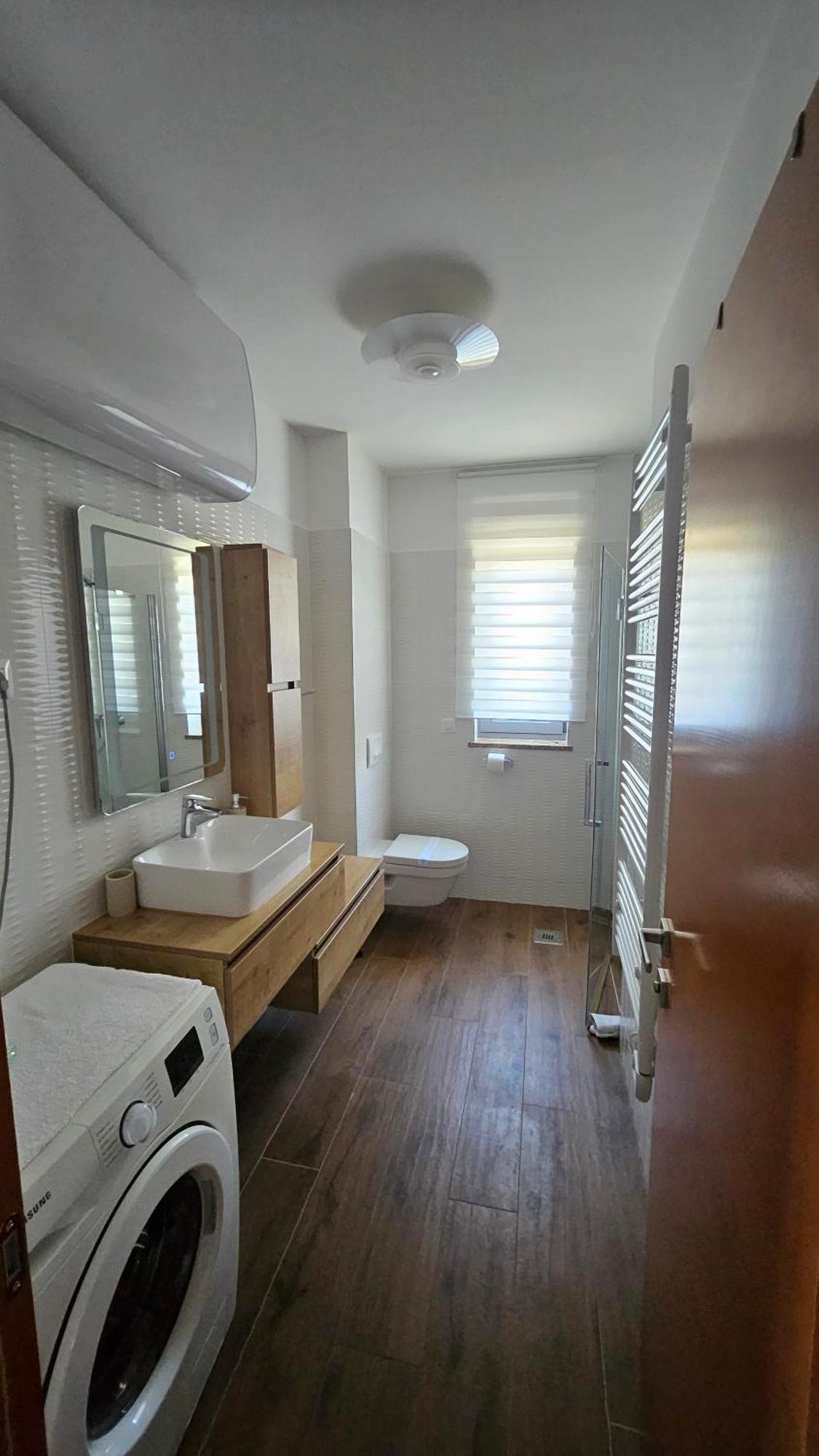 Apartments Luana With Private Jacuzzi Zadar Ngoại thất bức ảnh