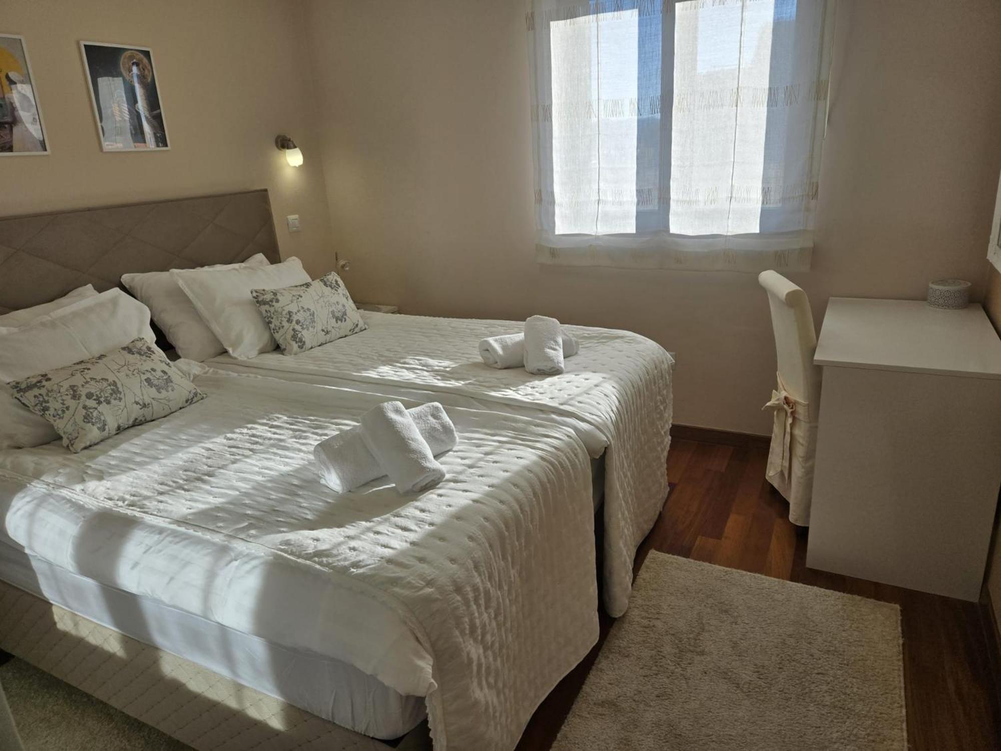 Apartments Luana With Private Jacuzzi Zadar Ngoại thất bức ảnh