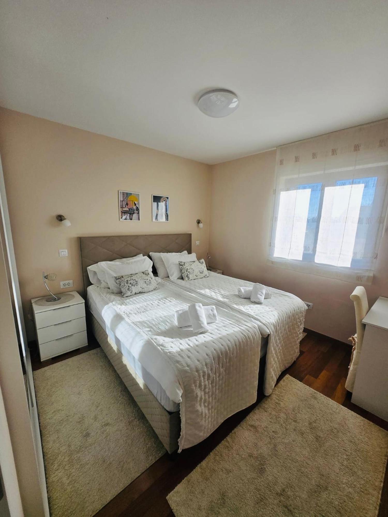 Apartments Luana With Private Jacuzzi Zadar Ngoại thất bức ảnh