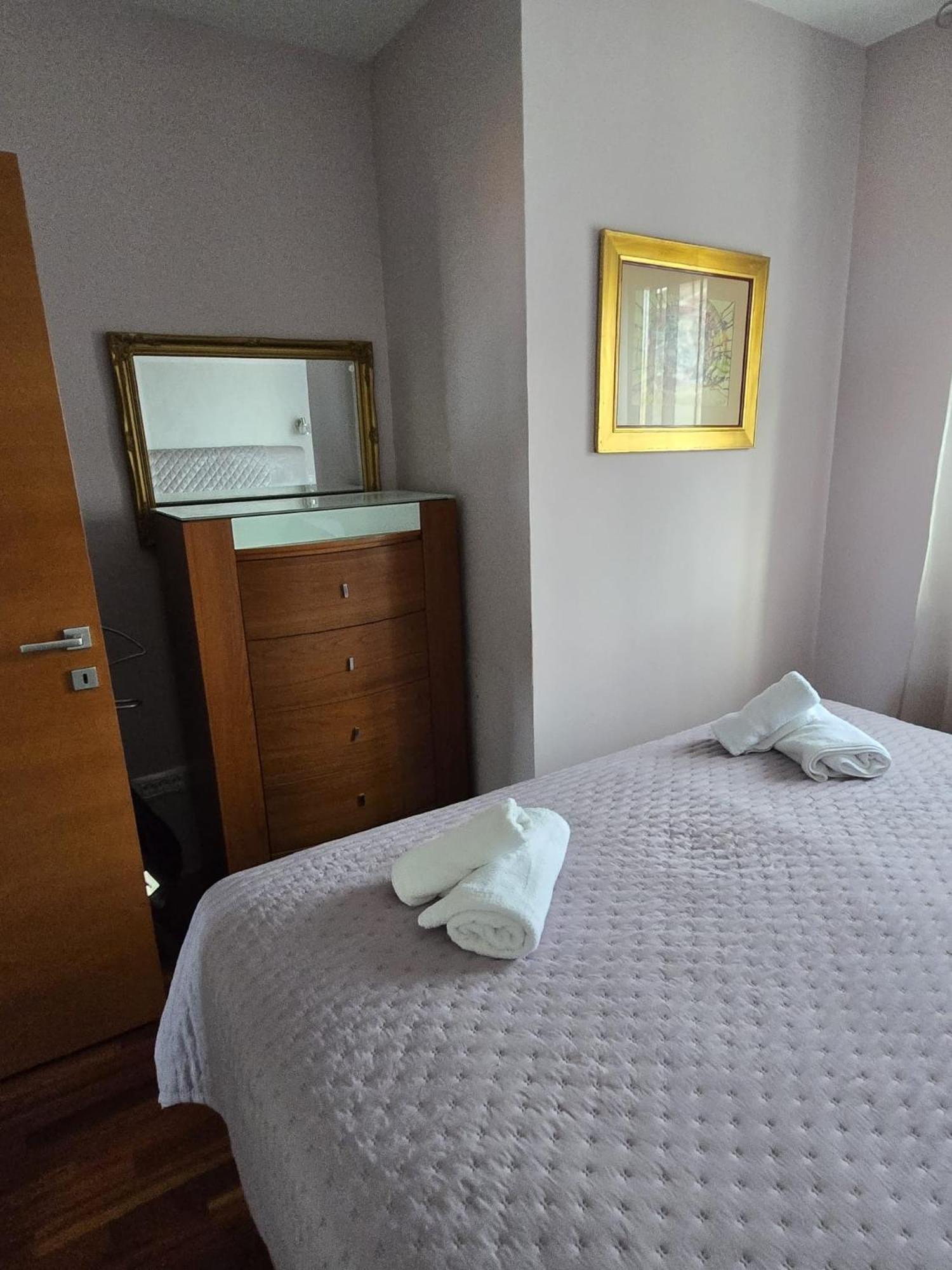 Apartments Luana With Private Jacuzzi Zadar Ngoại thất bức ảnh