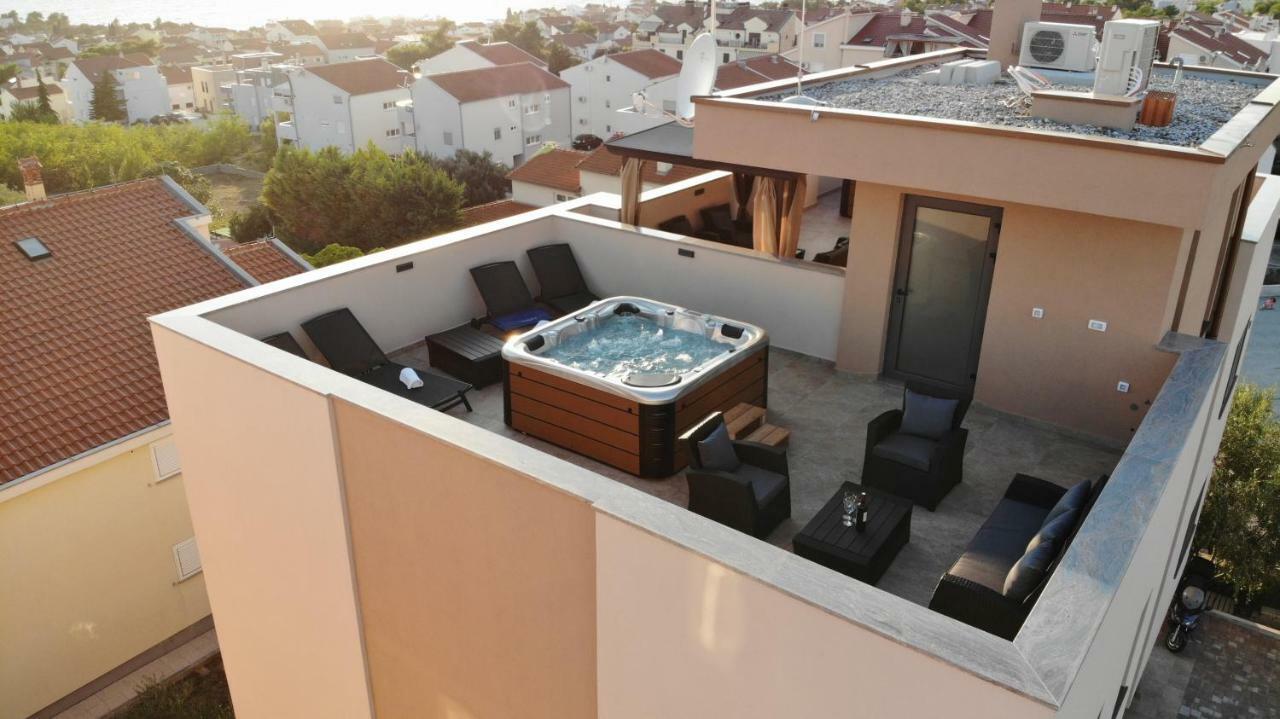 Apartments Luana With Private Jacuzzi Zadar Ngoại thất bức ảnh