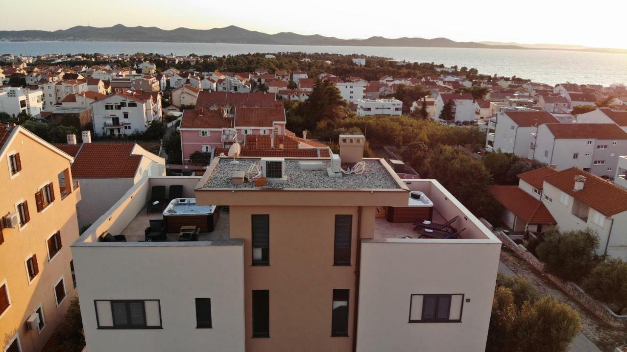 Apartments Luana With Private Jacuzzi Zadar Ngoại thất bức ảnh