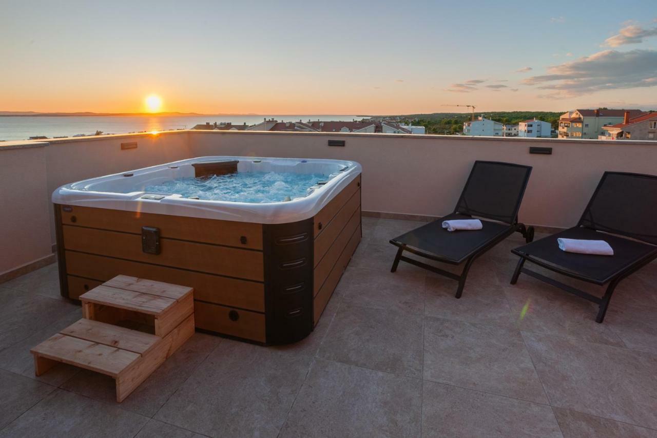 Apartments Luana With Private Jacuzzi Zadar Ngoại thất bức ảnh